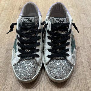 Golden Goose Superstar size 8